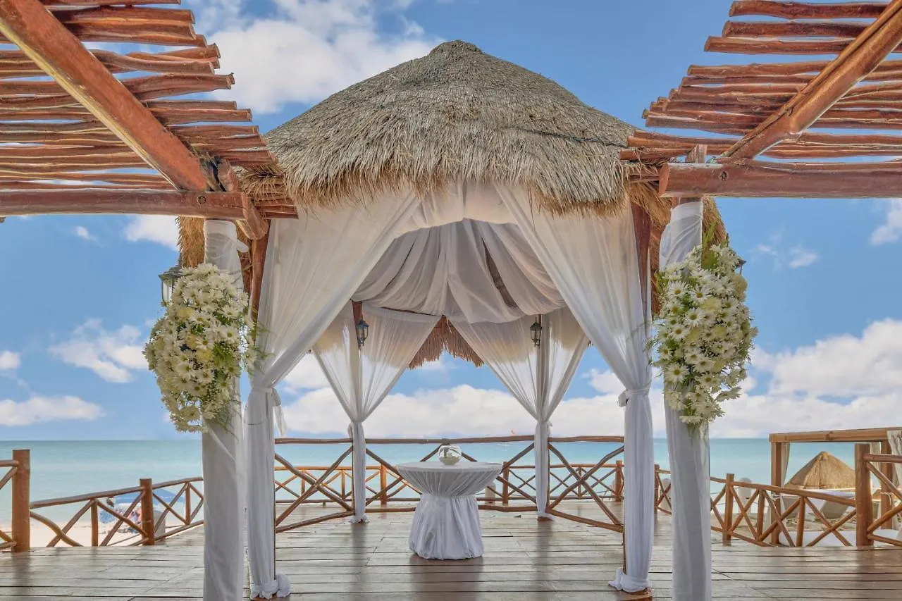 Fiesta Americana Condesa Cancún Resort